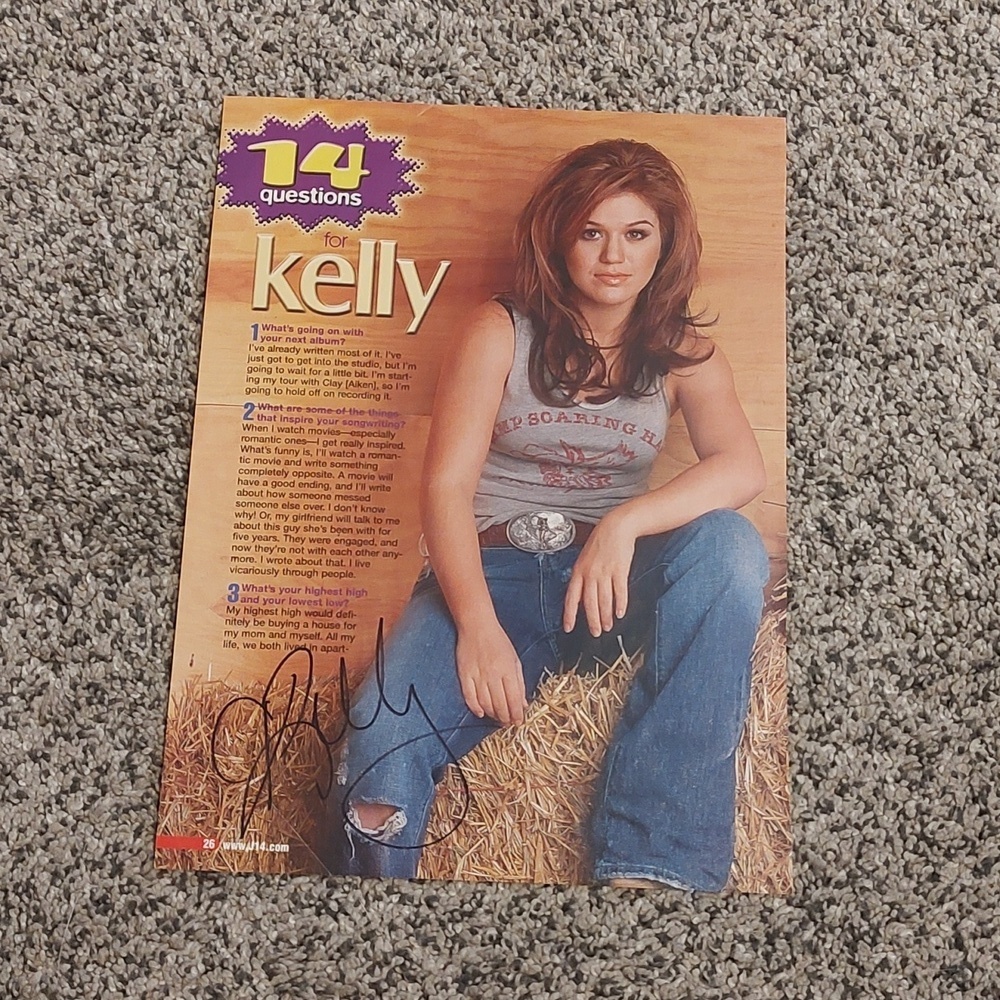 Kelly Clarkson Signed Autograph Photo